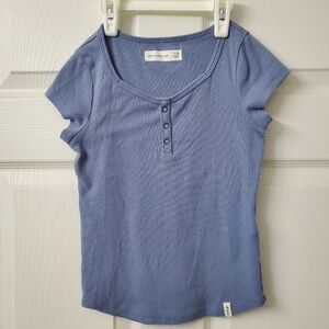 Abercombie Kids Henley Ribbed Short Sleeve Tee, Light Blue Size 9/10